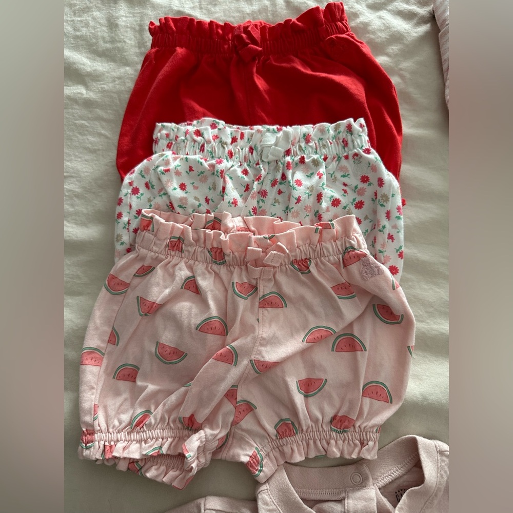 3 pairs of shorts 6 to 12 months